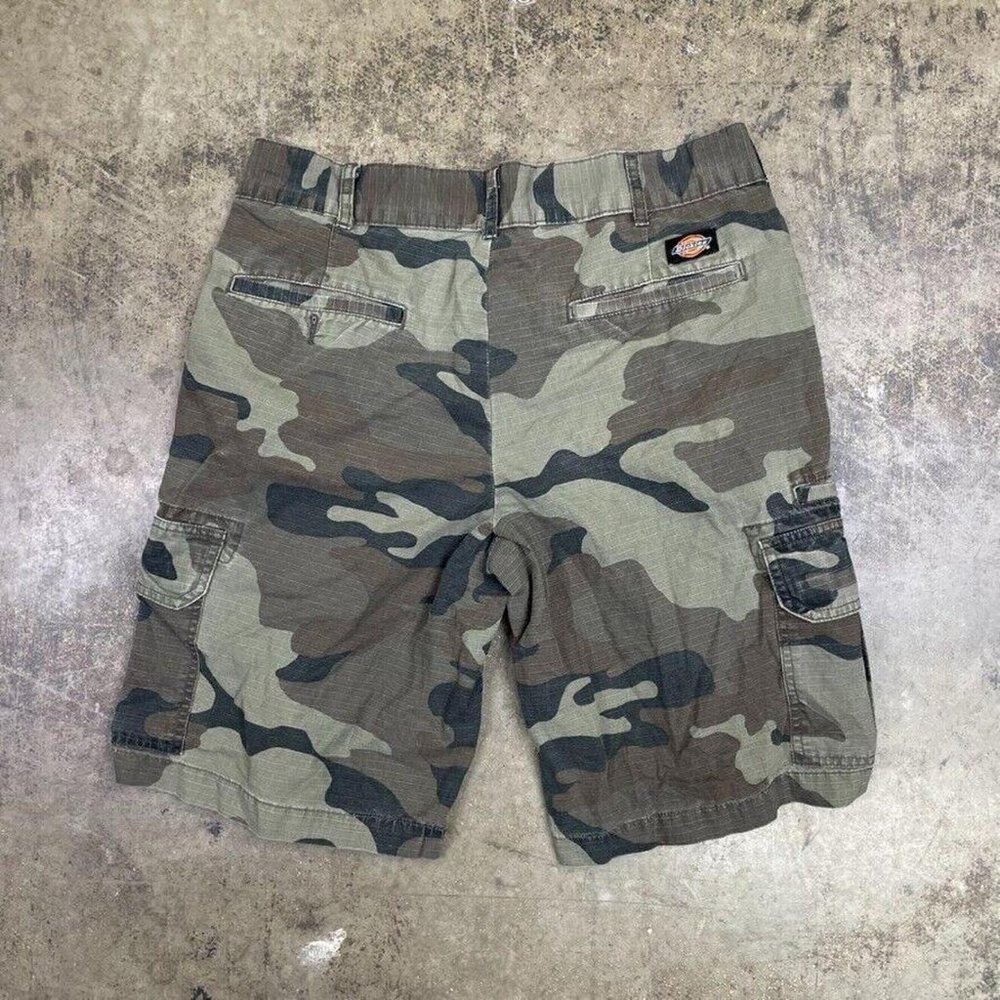 Dickies Mens Green Shorts - Picture 2 of 7